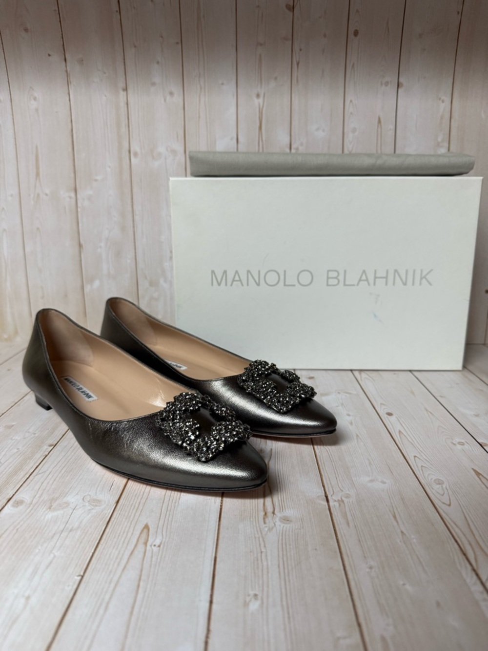 Manolo Blahnik Hangisi Crystal Buckle Leather Flat Gray Sz 38 / 8